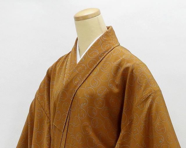 さらにお値引き致しました。 未使用 唐草紋様正絹小紋（着物のみ