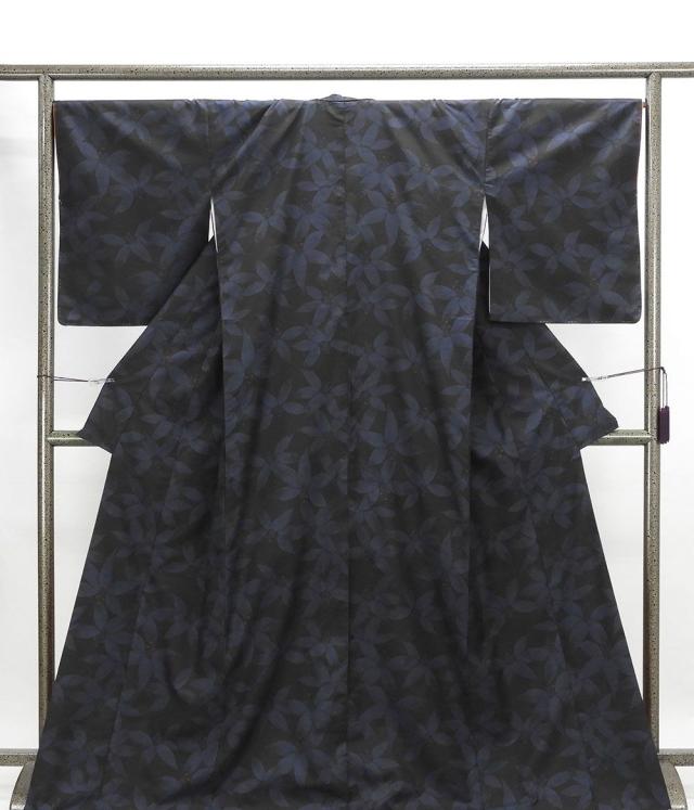 紬 未着用美品 正絹 地球印 7マルキ花模様 身丈171cm 裄丈69cm 大島紬 未使用 新古品 つむぎ 着物 d0602の通販は