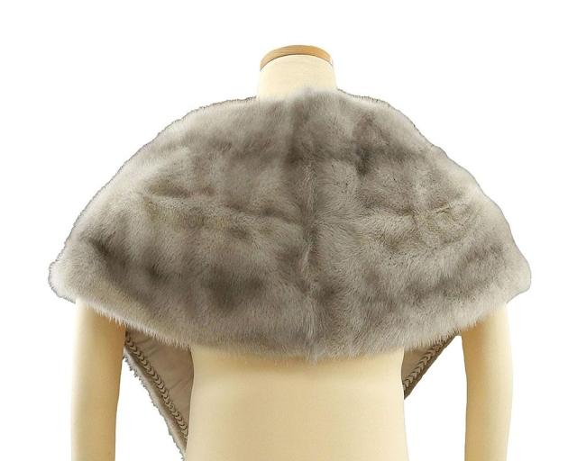 ショール ミンク 毛皮 ストール リアルファー ショール SAGAMI しっぽ付き グレージュ 着物にも洋服にも 美品 リサイクル u0116 ショール ミンク 毛皮 ストール リアルファー ショール SAGAMI しっぽ