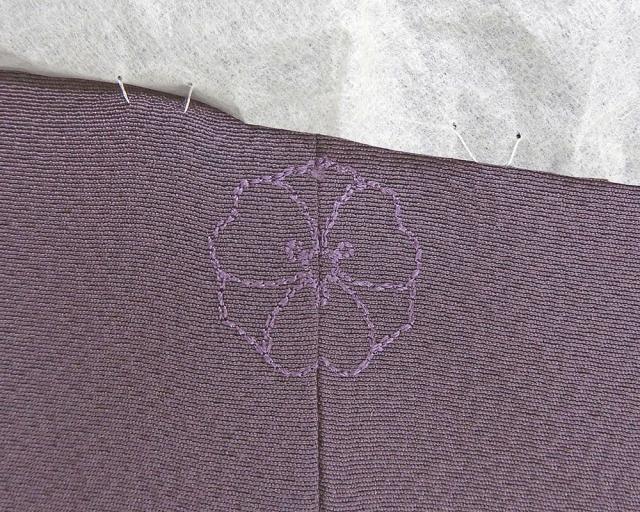色無地 未使用 正絹 紫鼠 身丈163cm 裄丈66cm 剣片喰 未着用 美品 新古品 着物 結婚式 入学式 卒業式 a4064 色無地 未使用 正絹 紫鼠 身丈163cm 裄丈66cm 剣片喰 未着用 美品 新古