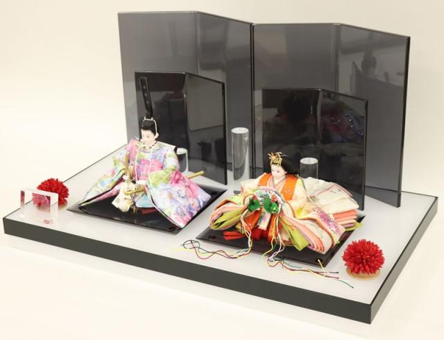 雛人形 親王平飾り 雛（ひな） 小出松寿 京十一番 親王 スワロフスキーlight blue スモークアクリルセット 2025-tg054 幅66cm 平飾り 2人 ひな人形 お雛様 桃の節句 節句 お祝い インテリアの通販は