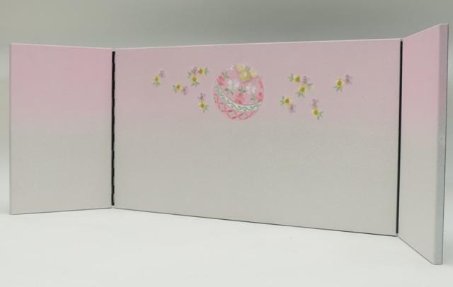 アウトレット品 屏風 屏風のみ 15号 三曲屏風 手まり桜刺繍 23a-ya-0307 アウトレット品 屏風 屏風のみ 20号 三曲焼桐枠屏風 硝子入り押花
