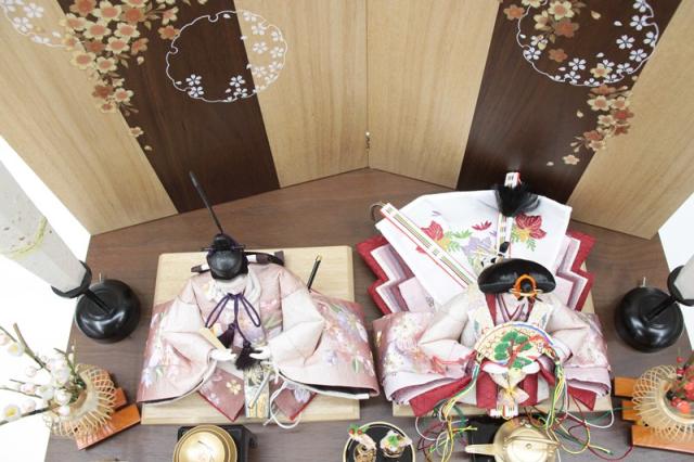 雛人形 親王収納飾り 雛ごよみ 茶ぼかし刺繍 小三五 桜刺しゅう hn233 hs56 幅65cm 玄武収納 2人 (24hina-ya-to0058) ひな人形 雛祭の通販は 雛人形 親王収納飾り 雛ごよみ 茶ぼかし刺繍 小三五 桜刺しゅう hn233 hs56 幅65cm 玄武収納 2人 (24hina-ya-to0058) ひな人形 雛祭の通販は