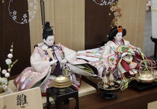 雛人形 親王収納飾り 雛ごよみ 茶ぼかし刺繍 小三五 桜刺しゅう hn233 hs56 幅65cm 玄武収納 2人 (24hina-ya-to0058) ひな人形 雛祭の通販は 雛人形 親王収納飾り 雛ごよみ 茶ぼかし刺繍 小三五 桜刺しゅう hn233 hs56 幅65cm 玄武収納 2人 (24hina-ya-to0058) ひな人形 雛祭の通販は