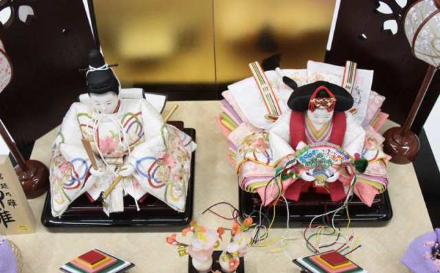 雛人形 親王収納飾り 小出松寿 おぼこ雛 四寸 京刺繍 hn188 hs164 幅60cm ぶどう透かし屏風 2人 (24hina-ya-to0189) ひな人形 雛祭の通販は