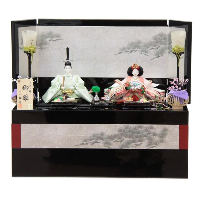 雛人形 親王収納飾り 小出松寿 高雄 京十二番 グリーン唐草牡丹 hn399 hs216 幅57cm 宝永屏風銀格子松寿 2人 (24hina-ya-to0220) ひな人の通販は