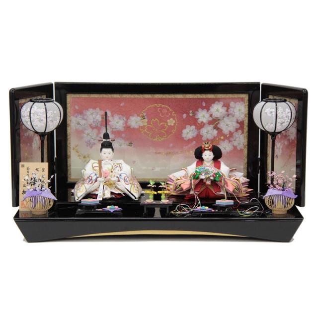 雛人形 親王平飾り 小出松寿 おぼこ雛 四寸 京刺繍 hn188 hs1544 幅70cm 押し花屏風 桜の気持ち (24hina-ya-to1573) ひな人形 雛祭の通販は