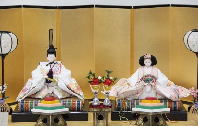 雛人形親王平飾り 田村芙紗彦 熊倉基安 京十番 白にまりと桜