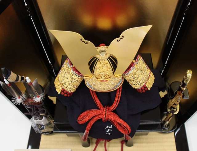 端午の節句 黒塗流備畳台 倒れる