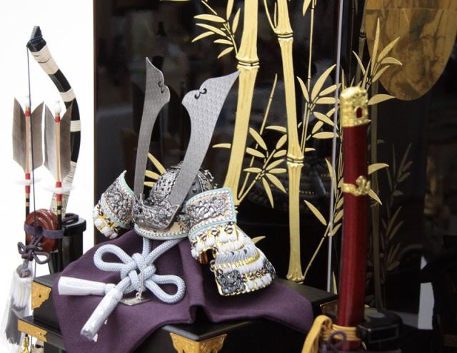 五月人形 兜 平飾り 10号 幅65cm(245to0444)武久 一枚物 イブシ銀 グレー中白縅 京甲冑 研出し月に竹屏風 ym1088(gk187/yb1019/yd1020/yy1006/gs434) 端午の節句 インテリアの通販は 五月人形 兜 平飾り 10号 幅65cm(245to0444)武久 一枚物 イブシ銀 グレー中白縅 京甲冑 研出し月に竹屏風 ym1088(gk187/yb1019/yd1020/yy1006/gs434) 端午の節句 インテリアの通販は