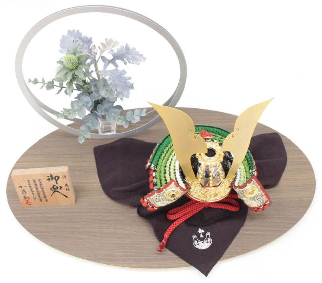 五月人形 兜 平飾り 1/3（245to1018）鞆美 ym1212n（gk229b/yb1077/yd1018/gs1018）