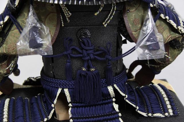 五月人形 鎧 平飾り 1/3 幅85cm（245to0863）忠保 伊達政宗 戦国武将 宝永群鶴屏風 ym1167（gk84/yb1057/yd1032/yy1059/gs855） 端午の節句 インテリアの通販は