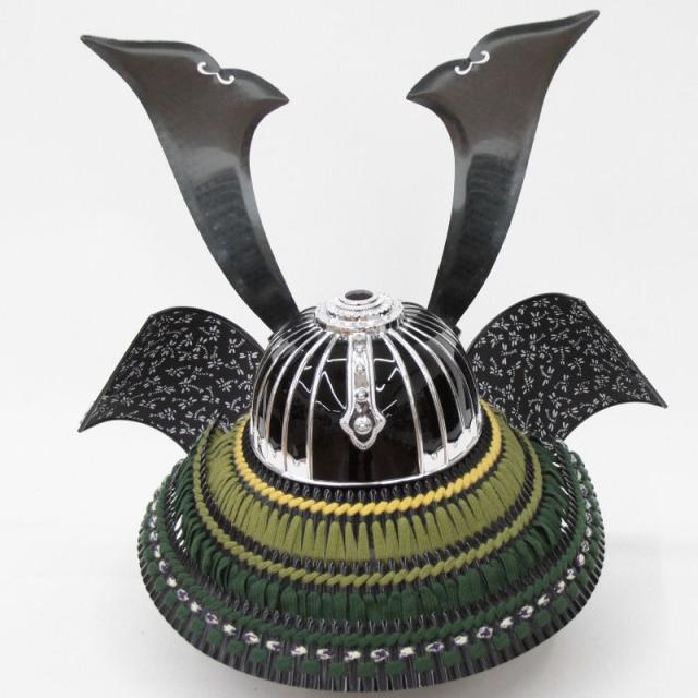 五月人形 着用兜 収納飾り 25号 幅61cm（245to0328）ブロンズ松葉鍬形 ブロンズ松葉鍬形 黒金ぼかし龍虎彫 ym1201n（gk222b/yb1085/yy1056/gs323） 端午の節句 インテリアの通販は