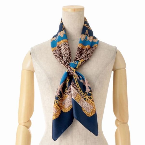 スカーフ ファッション小物 レディースファッション レオパード チェーン柄 スクエア イタリー製 しっとり 柔らかい ポリエステル生地の通販はau Pay マーケット Tre Fiore