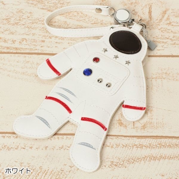 パスケース 定期入れ ファッション小物 レディースファッション 宇宙飛行士 モチーフ バッグに付けて アクセント リールが伸びる 定期の通販はau Pay マーケット Tre Fiore