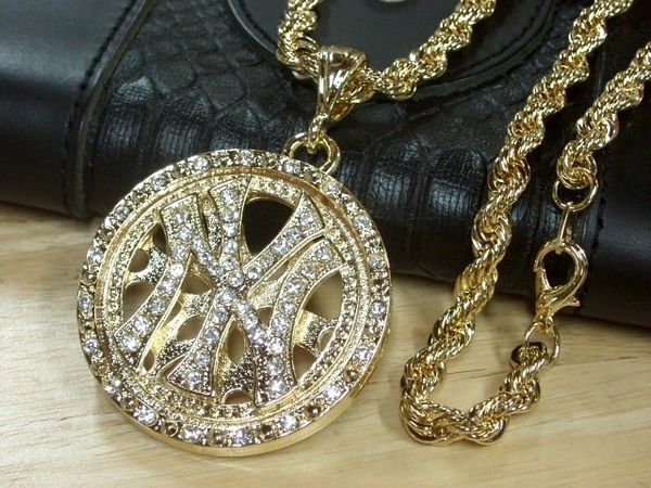 ネックレス ペンダント メンズアクセサリー アクセサリー ファッション メンズネックレス Hiphop B系 ストーン入り ラウンド Ny 文字回転の通販はau Pay マーケット Tre Fiore