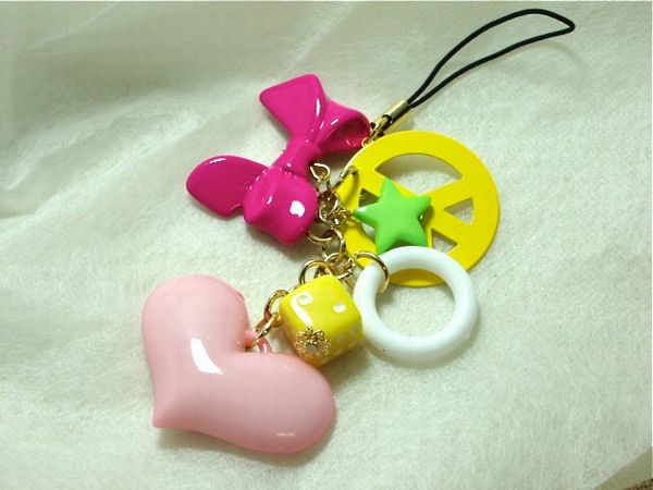 スマホストラップ スマホ タブレットアクセサリー 周辺機器 タブレット パソコン カラフルパーツ 可愛い 携帯ストラップ キュート ハートの通販はau Pay マーケット Tre Fiore