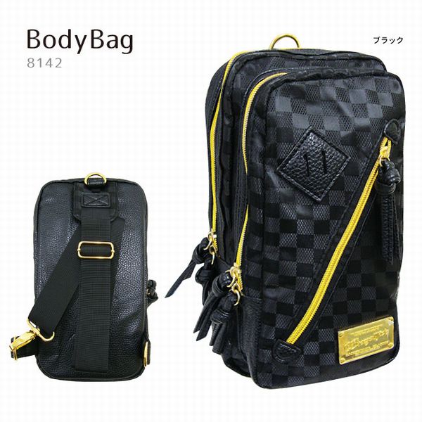 ボディバッグ メンズバッグ メンズファッション チェック柄 金属プレート ブロックチェック ポリエステル 合皮 金具プレート 使いやすいの通販はau Pay マーケット Tre Fiore
