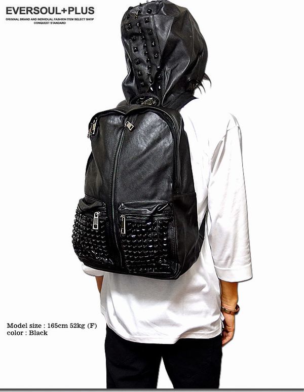 リュックサック デイパック メンズバッグ メンズファッション フード一体型 ロック バイカー系スタイル ピラミッドスタッズ 注目度抜群