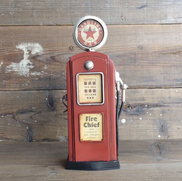 貯金箱 コレクション 趣味 手芸 レトロな雰囲気 ブリキ細工 ガスポンプ 赤 アンティークの風合い かもしだす一品 細部にこだわり 【送料無料】