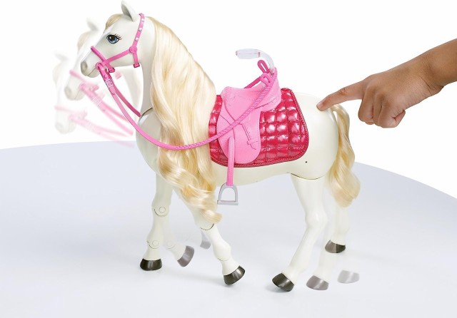 バービー Barbie ドリームホースとお人形 乗馬の楽しさを体験 声を