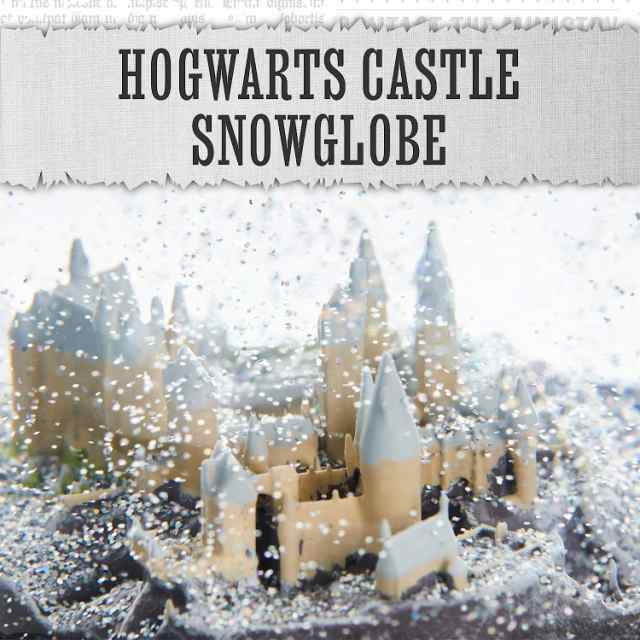 スノーグローブ 雪 置物 Hogwarts Snow Globe, Officially Licensed