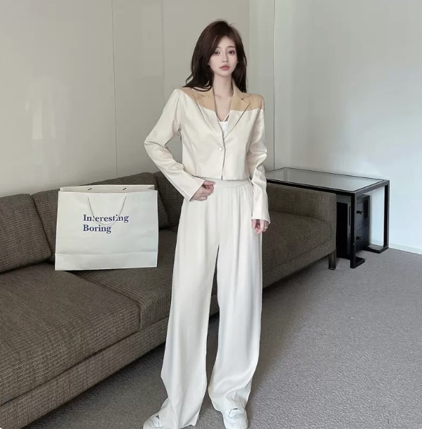 レディース ジャケット パンツ セットアップ 2点セット ツーピース テーラードジャケット ストレートパンツ フルレングス 長袖 ハイウエスト コンサバ かわいい 大人可愛い きれいめ シンプル カジュアル 上品 おしゃれ こなれ感 クール エレガント モダン 抜け感 キュートの通販は