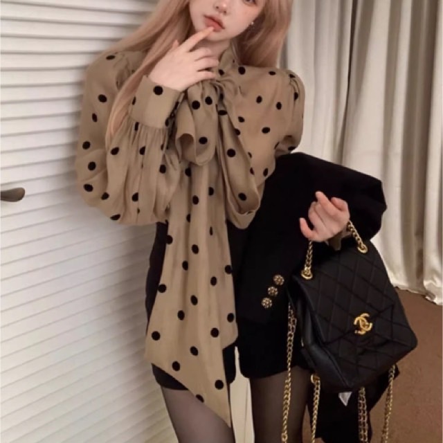 レディース トップス シャツ ブラウス 長袖 ストレート 薄手 ボウタイ リボン かわいい 大人可愛い きれいめ シンプル 上品 おしゃれ レトロ アジアン こなれ感 ルーズ 個性的 クール モード系 エレガント モダン 主役級 存在感 フォーマル とろみ感 抜け感 ラブリー キュートの通販は 6,494円