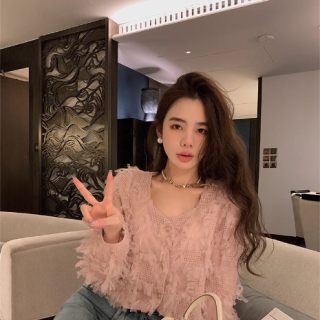 アウター ジャケット ふわふわ ショート丈 長袖 ラウンドネック 前開き ポケット かわいい 大人可愛い きれいめ シンプル 上品 おしゃれ かっこいい レトロ ラフ ルーズ こなれ感 個性的 主役級 存在感 抜け感 秋 冬 クール ガーリー ナチュラル ベーシック フォーマルの通販は 8,299円