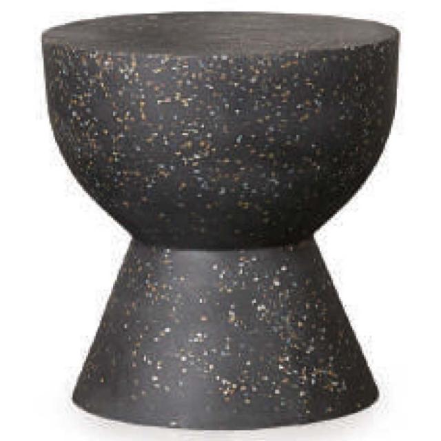 ファニチャー ホルスト チェス スツール 32/B スパークルブラック チェア（1個入り）kol-tl002b [OLp45] ファニチャーコート付 （代引き不可）ホテル・オフィスビル・店舗 エクステリア ガーデンの通販は 18,450円