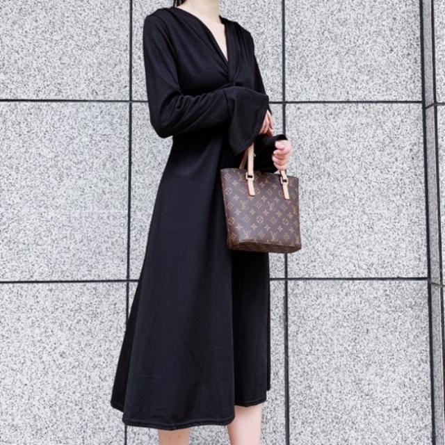 黒ワンピース 春服 レディース ロングワンピース 韓国 ファッション レディース 春物 ワンピース カットーワンピース 大人 可愛い ワンピの通販はau Pay マーケット Vestito