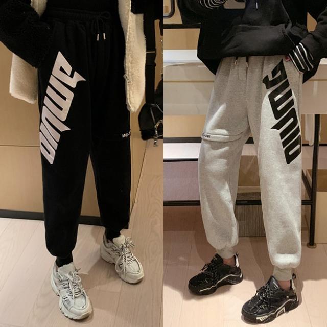 ロゴ スウェットパンツ レディース ゆったり 春服 韓国 ストリート レディース ビッグロゴ ワイド スエット パンツ ブラック グレー スポの通販はau Pay マーケット Vestito