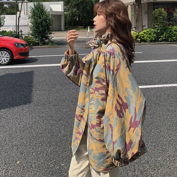 迷彩 ジャケット レディース アウター カモフラージュ 韓国 ファッション レディース 秋冬 くすみカラー 迷彩柄 ナイロンジャケット フーの通販はau Pay マーケット Vestito