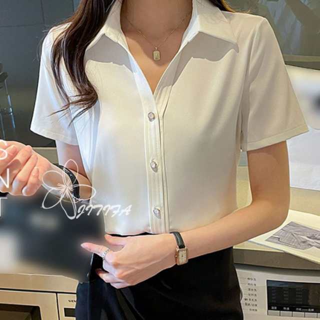 ブラウス レディース 半袖 開襟ブラウス シャツ トップス ワイシャツ vネック 前開き シフォン オフィス フォーマル blouse おしゃれOL エレガント 上品 クラシカル 通勤 かわいい カジュアル きれいめ 着痩せ デート 半袖シャツ JITIFAの通販は