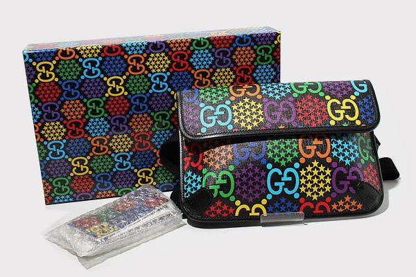中古 未使用品 Gucci グッチ Ggサイケデリックボディバッグ ベルトバッグ ウエスト Pvc マルチカラーの通販はau Pay マーケット ブランド古着のベクトル