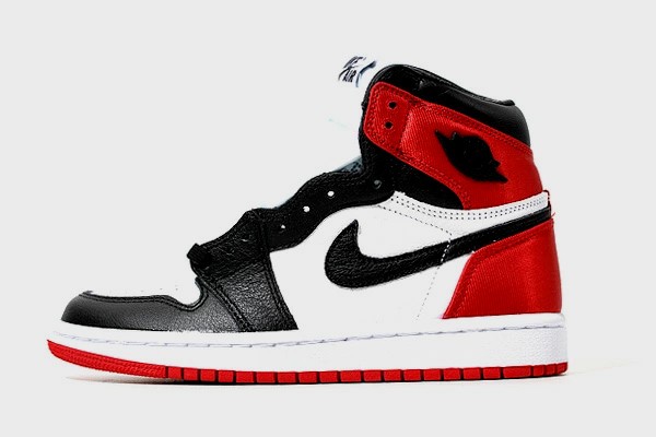 【中古】23cm 未使用品 NIKE ナイキ WMNS AIR JORDAN 1 HIGH OG SATIN Black Toe エアジョーダン1 サテン つま黒 US6