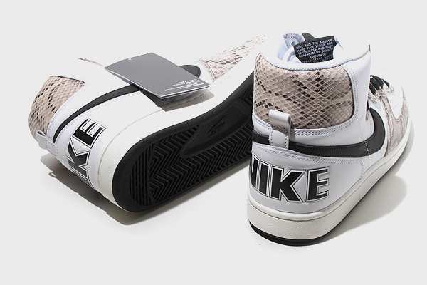 ◆未使用◆ ナイキ NIKE スニーカー 靴 FB1318 100 27cm