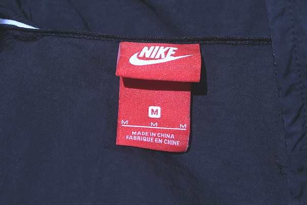 【中古】ナイキ NSW BIG SWOOSH HOODED ANORAK QS ビッグ スウッシュ フード アノラック ジャケット M ブラック｜au  PAY マーケット