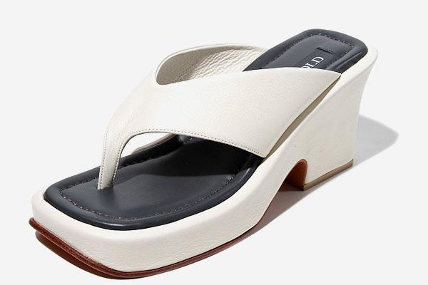 【中古】 23〜23.5cm 未使用品 UNTISHOLD アンチショルド Beni トング サンダル 36 WHITE ホワイト 052201180900 /◆☆