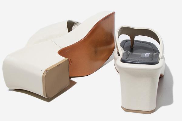 【中古】 23〜23.5cm 未使用品 UNTISHOLD アンチショルド Beni トング サンダル 36 WHITE ホワイト 052201180900 /◆☆