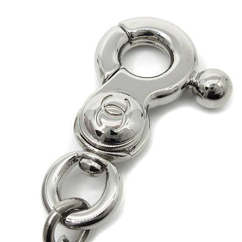 CHANEL シルバー ロゴ入りキーホルダー✨ヴィンテージ✨ Chanel Logo Keychain Bag Charm Accessory Silver-Plated 2004 Model