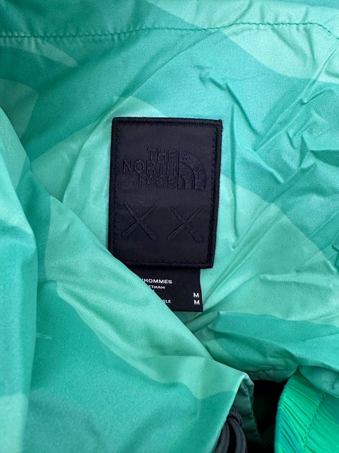 【中古】未使用品 THE NORTH FACE×KAWS NF0A7WLV Retro 1996 Nuptse Pant レトロ 1996 ヌプシ パンツ Mの通販は