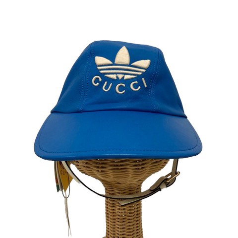 中古】未使用品 グッチ GUCCI ×adidas キャップ チンストラップ付き 724622 3HANU XL ブルー ホワイト メンズ  レディースの通販はau PAY マーケット - ブランド古着のベクトル | au PAY マーケット－通販サイト