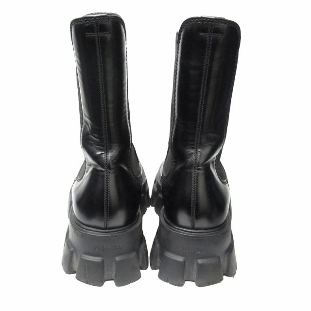 美品 PRADA モノリス ブーツ レザー サイドゴア ロゴプレート 現行 黒 Prada モノリス レザーチェルシーブーツ | ブラック | FARFETCH JP