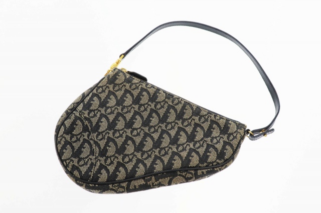 中古 クリスチャンディオール Christian Dior トロッター サドルポーチ Mc0031 青 ブルー 0811 0300 レディースの通販はau Pay マーケット ブランド古着のベクトル