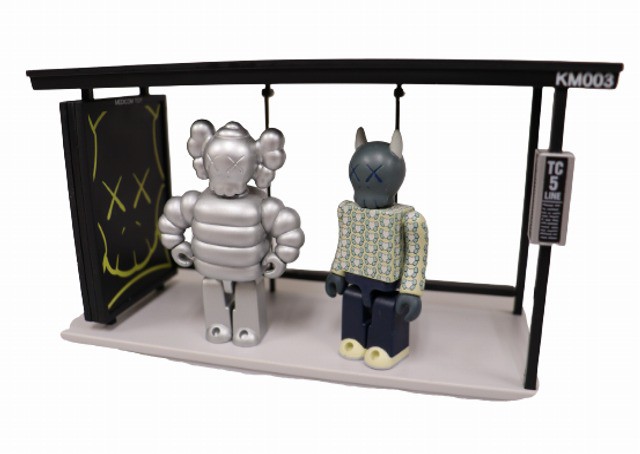 中古】メディコムトイ MEDICOM TOY KAWS KUBRICK Bus Stop Series