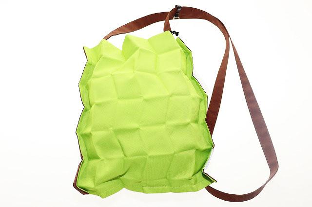 【中古】イッセイミヤケ ISSEY MIYAKE ME FRUITS PLEATS BAG KIWI MI41-AG991-58 フルーツ プリーツ ●▲■240817の通販は