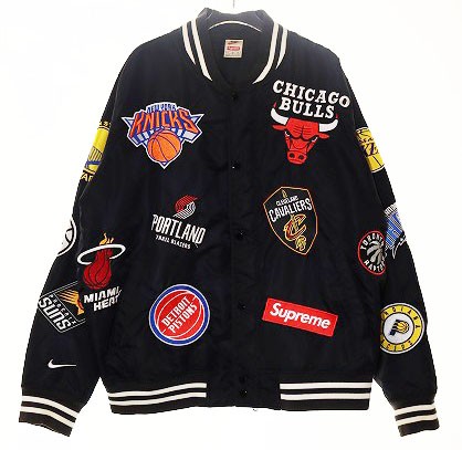 【中古】× NIKE 18SS NBA TEAMS WARM UP JACKET BLACK Lサイズ ナイキ コラボ スタジャン ワッペン 総柄 ☆AA★