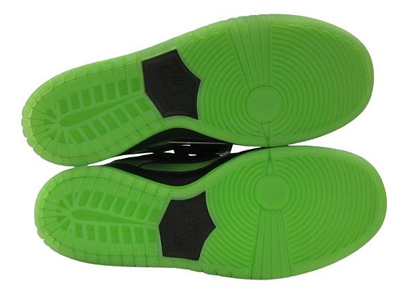 中古】未使用品 ナイキ NIKE SB DUNK LOW GIRLS FZ8319 300 ダンク