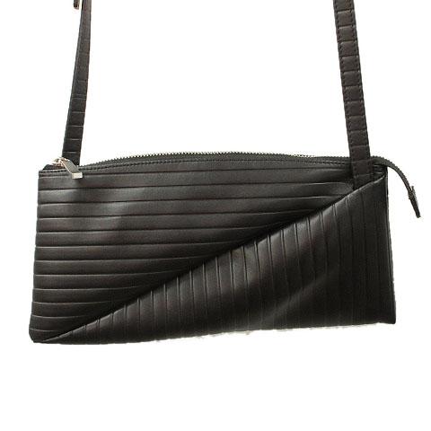 【中古】カワカワ kawa-kawa レザー ショルダーバッグ ポシェット サコッシュ 黒 ブラック かばん レディース